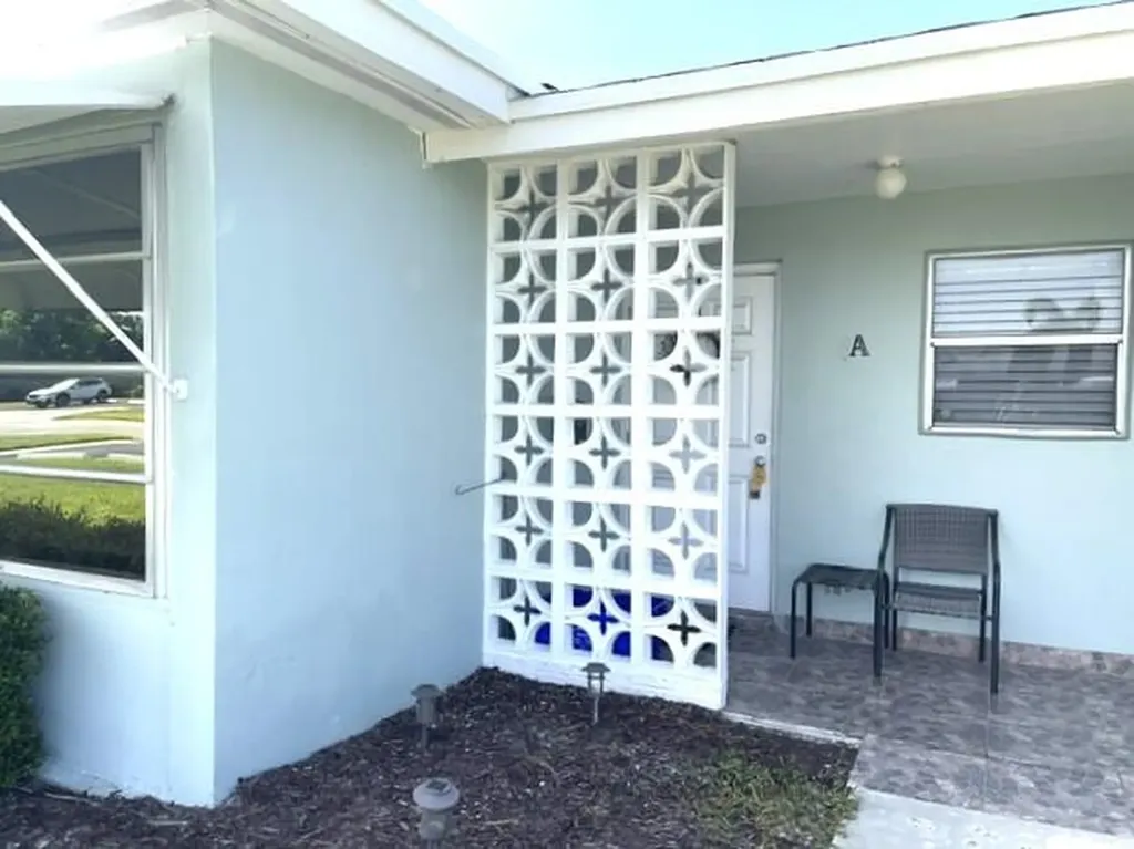 237 High Point Court W Delray Beach FL 33445