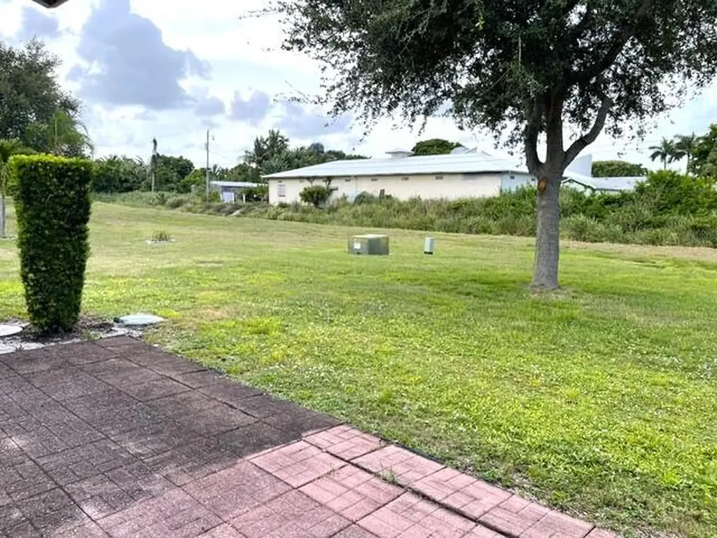 237 High Point Court W Delray Beach FL 33445