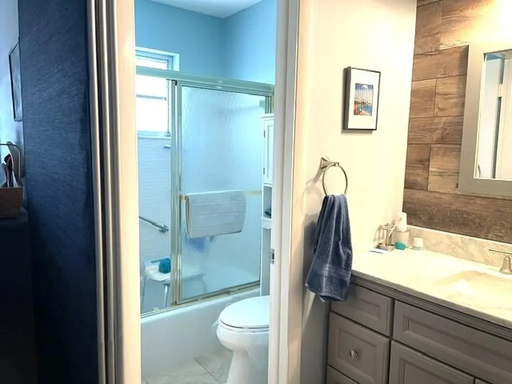 237 High Point Court W Delray Beach FL 33445