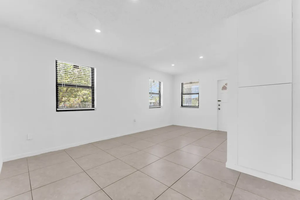 1712 NE 50th Court Pompano Beach FL 33064