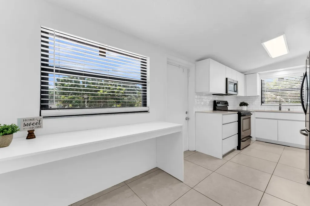 1712 NE 50th Court Pompano Beach FL 33064