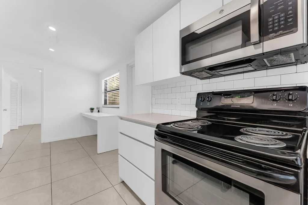 1712 NE 50th Court Pompano Beach FL 33064