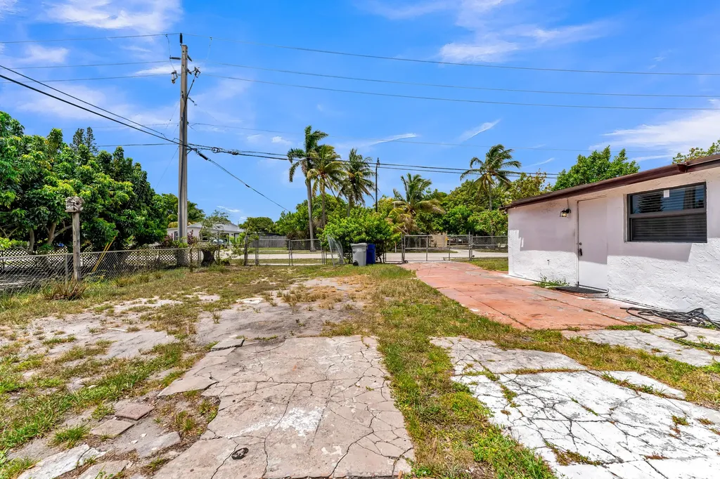 1712 NE 50th Court Pompano Beach FL 33064