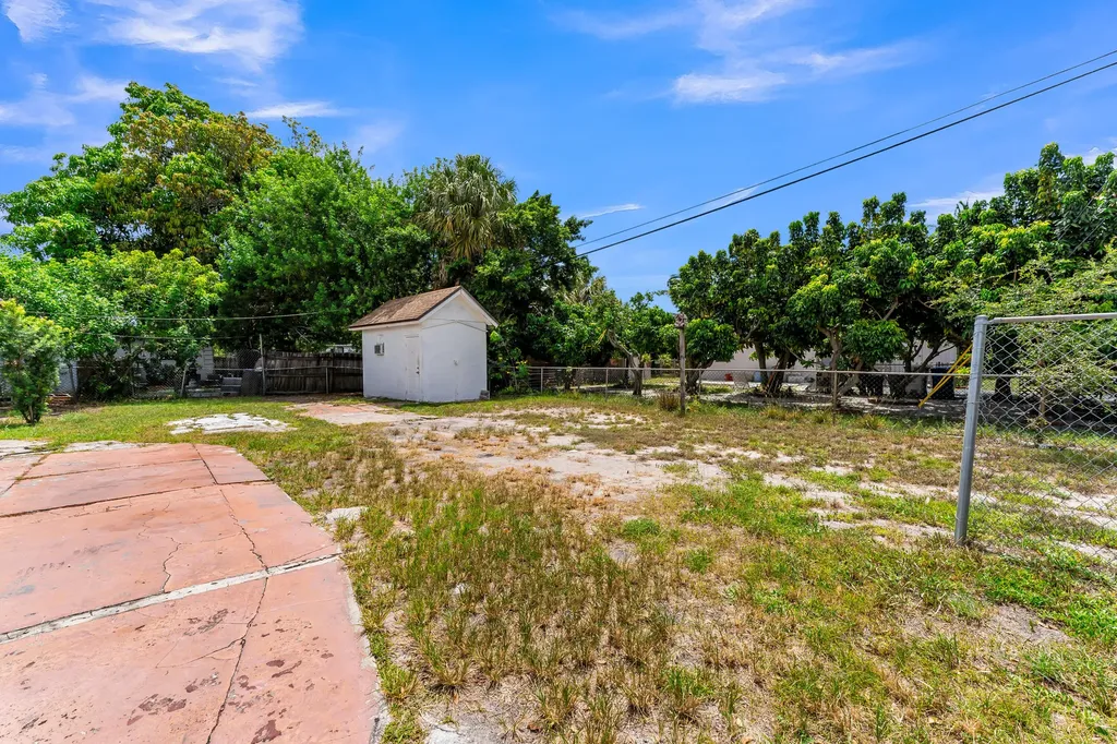 1712 NE 50th Court Pompano Beach FL 33064