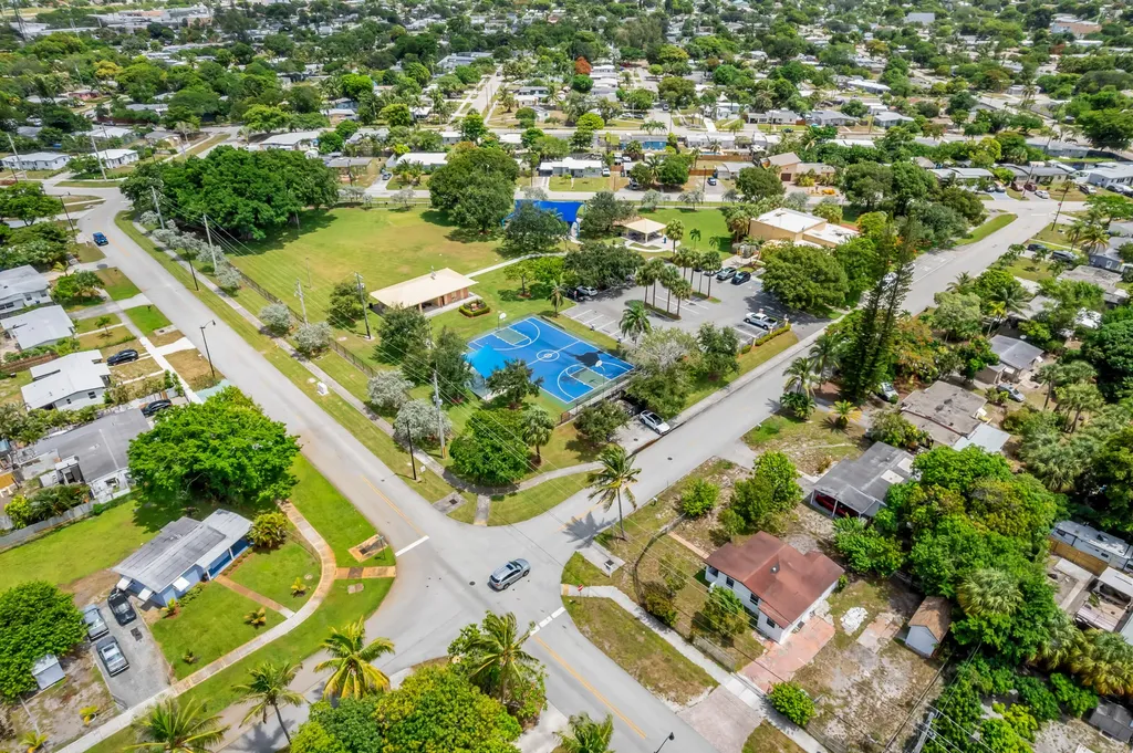 1712 NE 50th Court Pompano Beach FL 33064