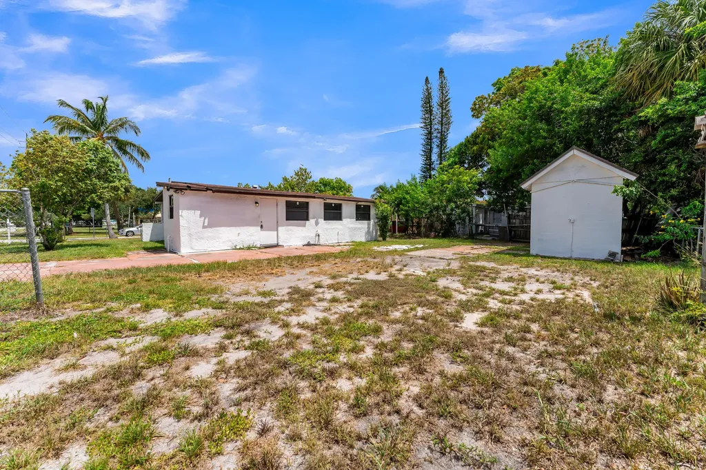 1712 NE 50th Court Pompano Beach FL 33064
