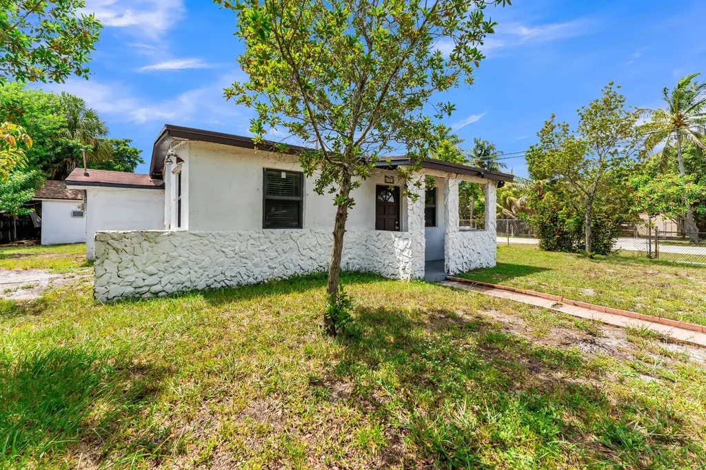1712 NE 50th Court Pompano Beach FL 33064