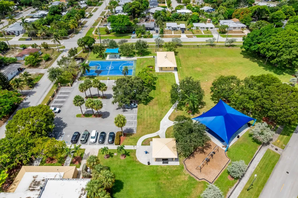 1712 NE 50th Court Pompano Beach FL 33064