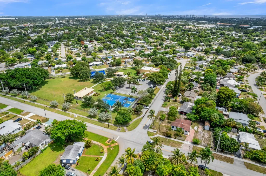 1712 NE 50th Court Pompano Beach FL 33064