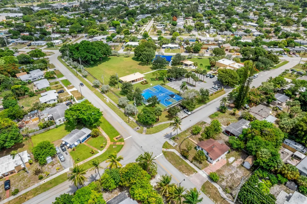 1712 NE 50th Court Pompano Beach FL 33064