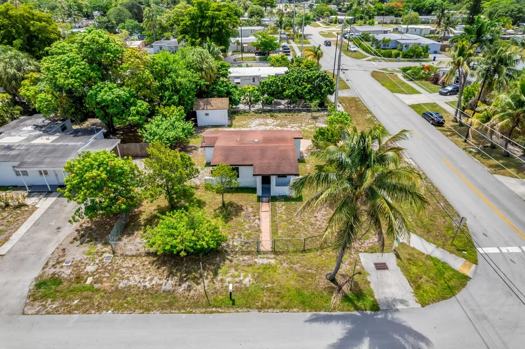 1712 NE 50th Court Pompano Beach FL 33064