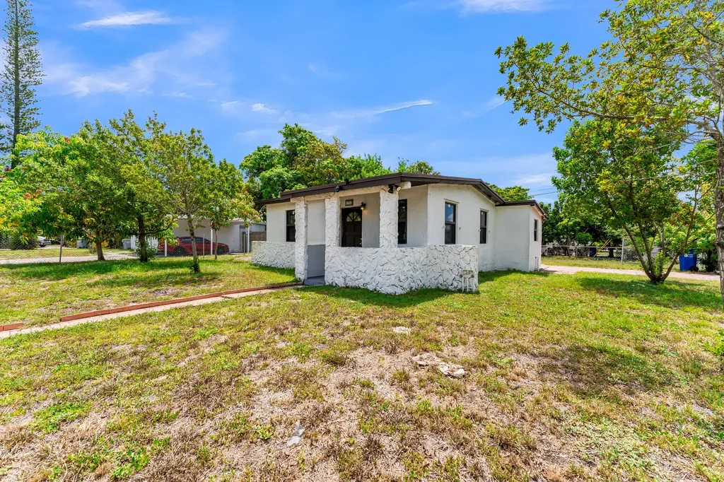 1712 NE 50th Court Pompano Beach FL 33064