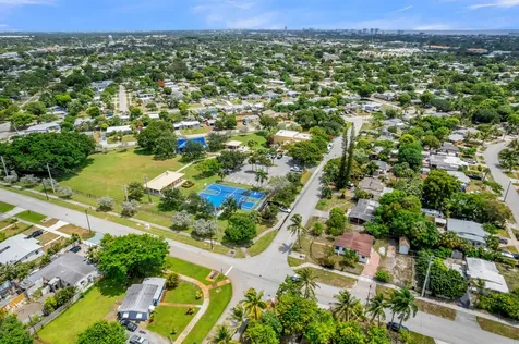 1712 NE 50th Court Pompano Beach FL 33064