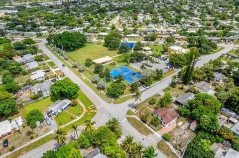 1712 NE 50th Court Pompano Beach FL 33064