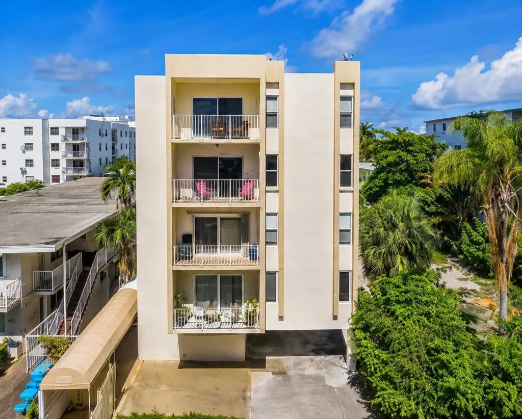 1245 West Avenue Miami Beach FL 33139