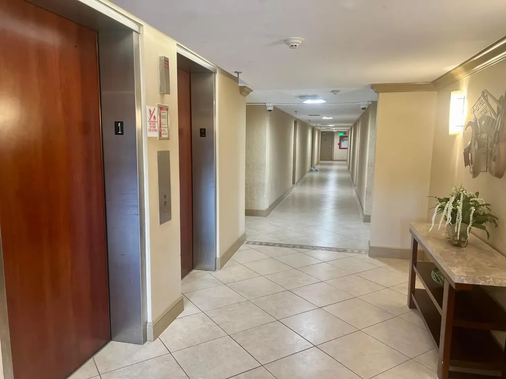 9235 SW 8th Street Boca Raton FL 33428