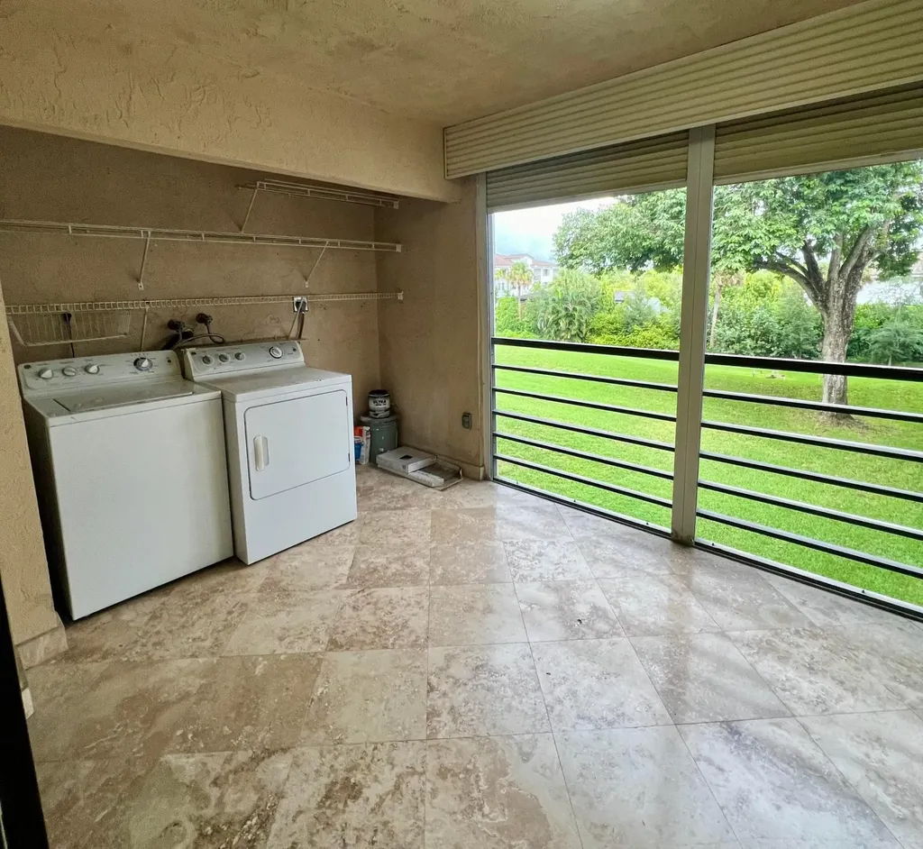 9235 SW 8th Street Boca Raton FL 33428
