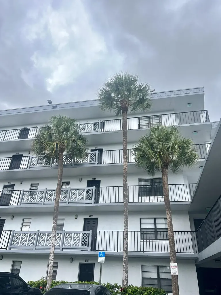 9235 SW 8th Street Boca Raton FL 33428