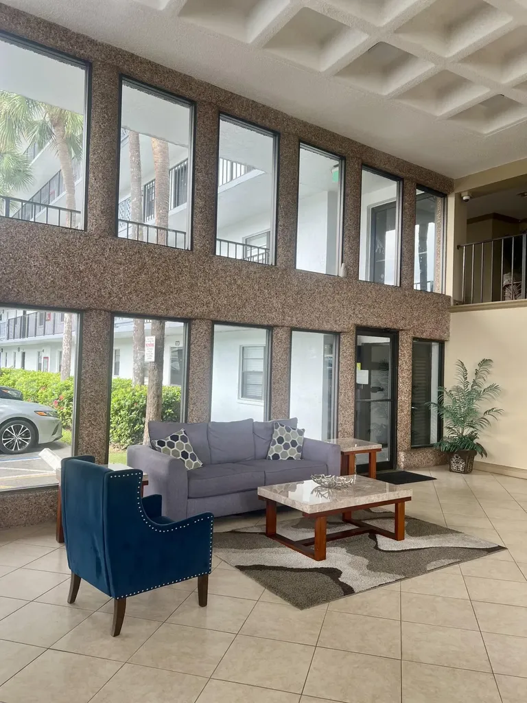 9235 SW 8th Street Boca Raton FL 33428