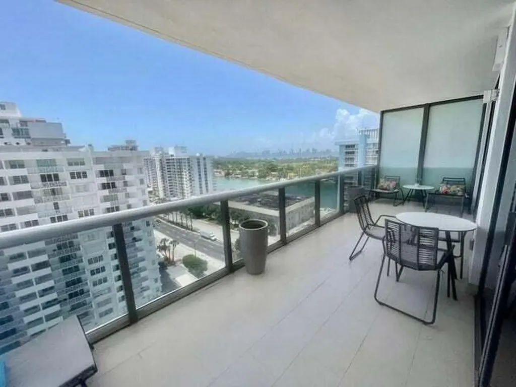5875 Collins Avenue Miami Beach FL 33140