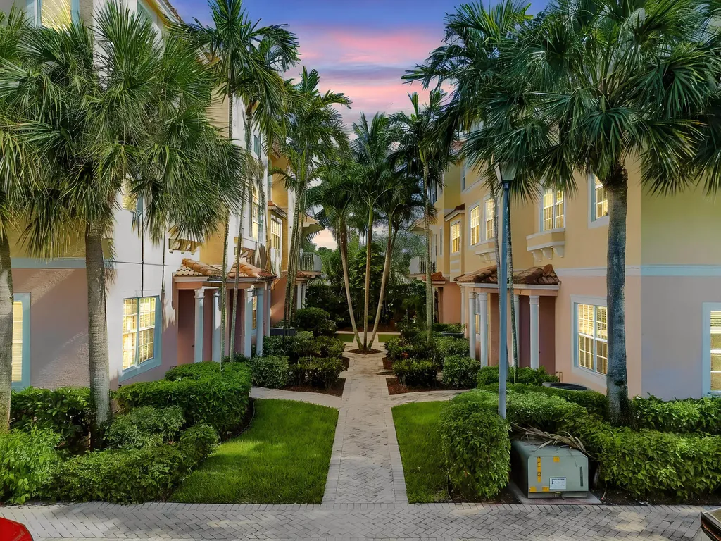 131 Harbors Way Boynton Beach FL 33435