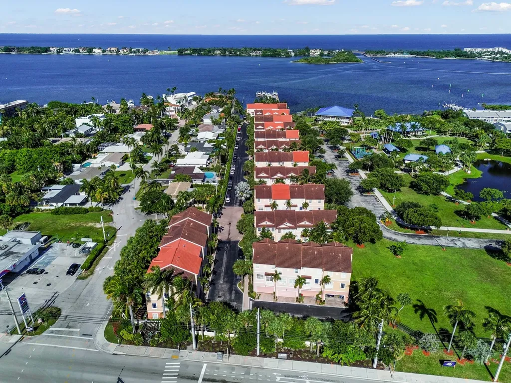 131 Harbors Way Boynton Beach FL 33435