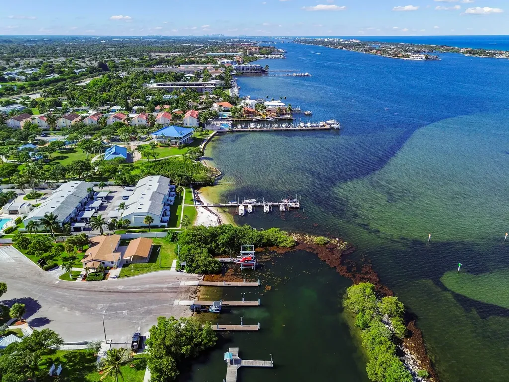 131 Harbors Way Boynton Beach FL 33435