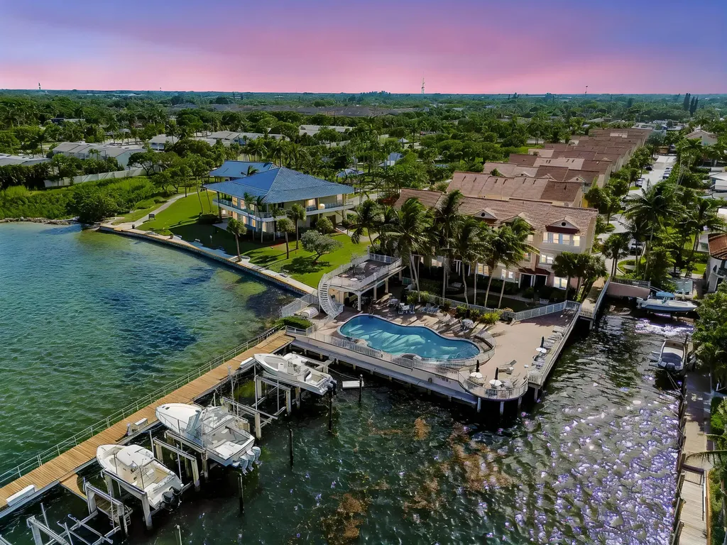 131 Harbors Way Boynton Beach FL 33435