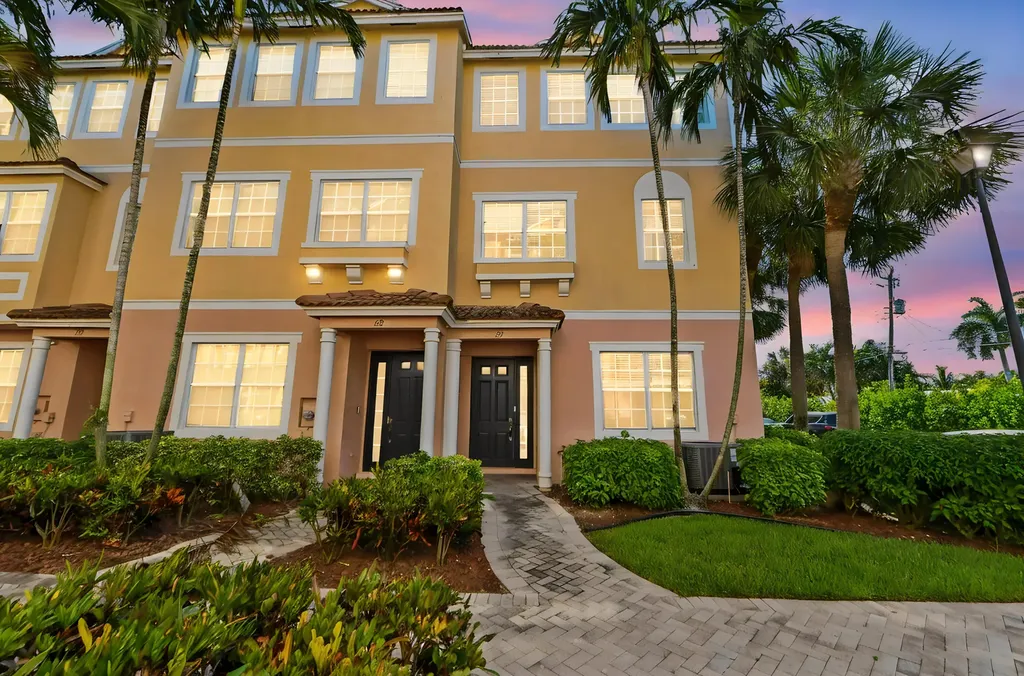 131 Harbors Way Boynton Beach FL 33435