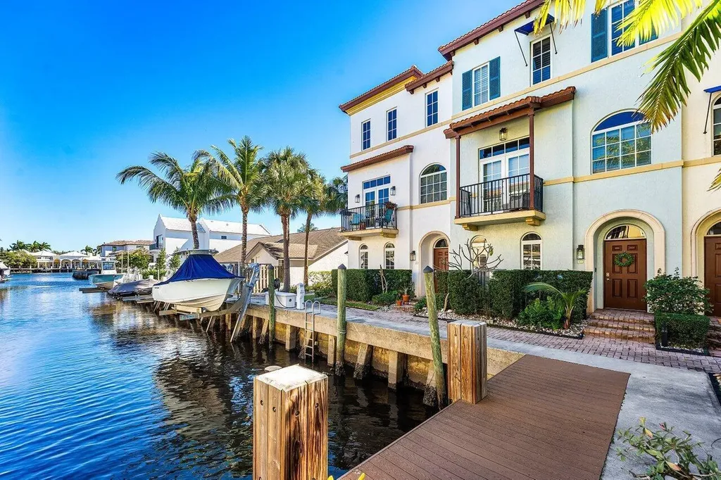 813 Estancia Way Boynton Beach FL 33435