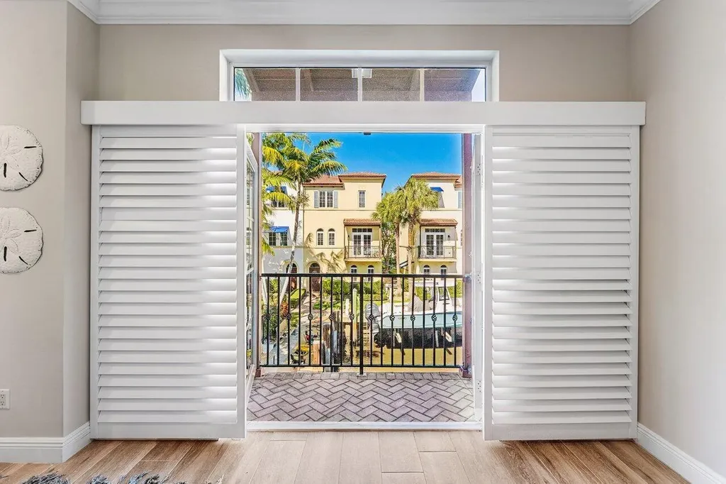 813 Estancia Way Boynton Beach FL 33435
