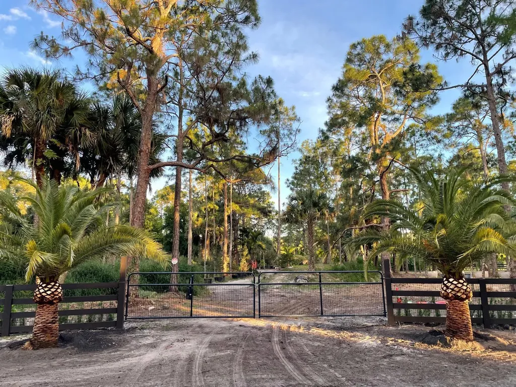 1030 Stallion Drive W The Acreage FL 33470