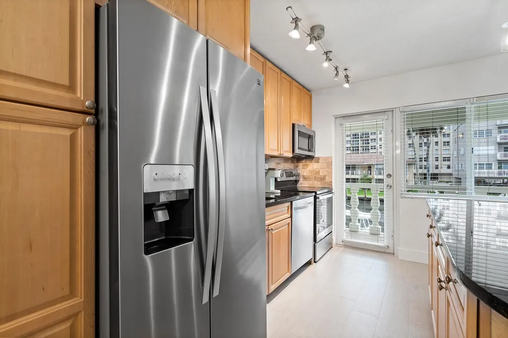 2881 NE 32nd Street Fort Lauderdale FL 33306