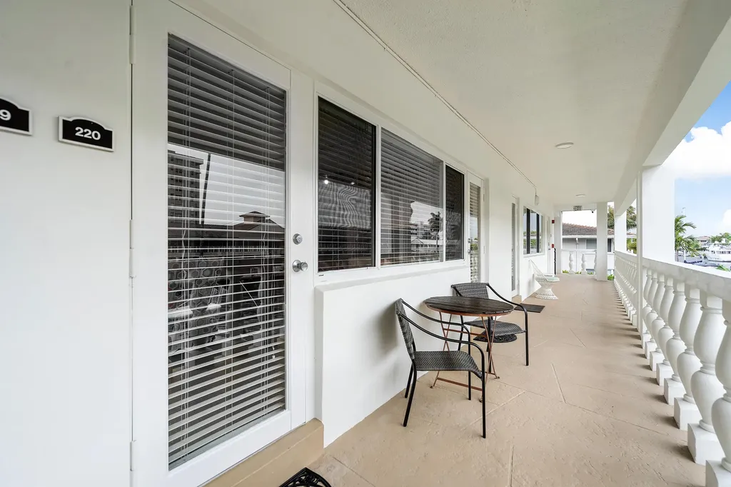 2881 NE 32nd Street Fort Lauderdale FL 33306