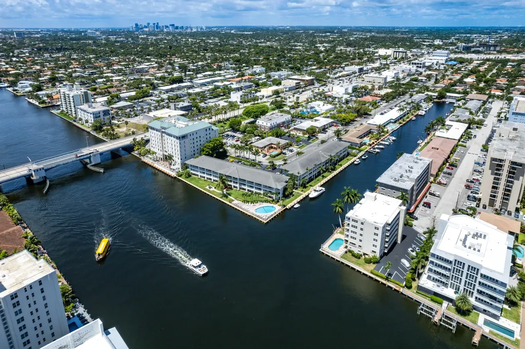2881 NE 32nd Street Fort Lauderdale FL 33306
