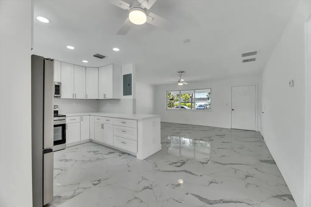 1404 SW 1st Avenue Deerfield Beach FL 33441