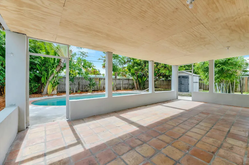 1404 SW 1st Avenue Deerfield Beach FL 33441