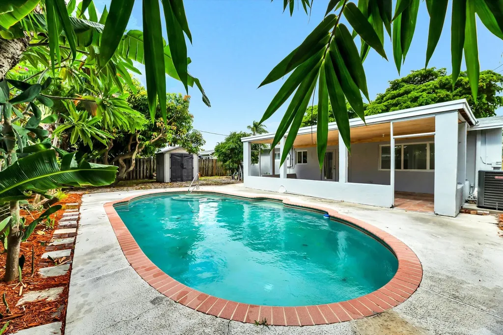 1404 SW 1st Avenue Deerfield Beach FL 33441