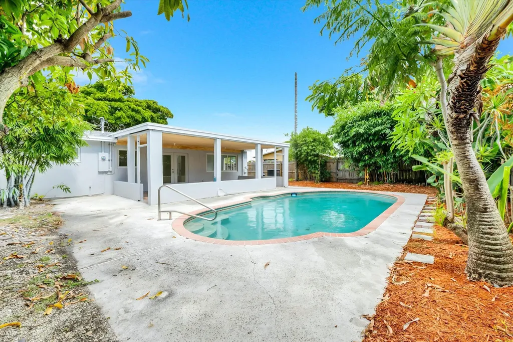 1404 SW 1st Avenue Deerfield Beach FL 33441