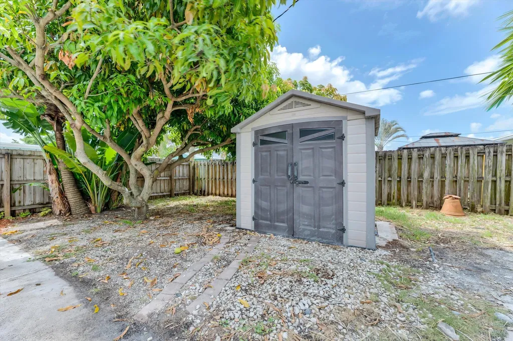 1404 SW 1st Avenue Deerfield Beach FL 33441