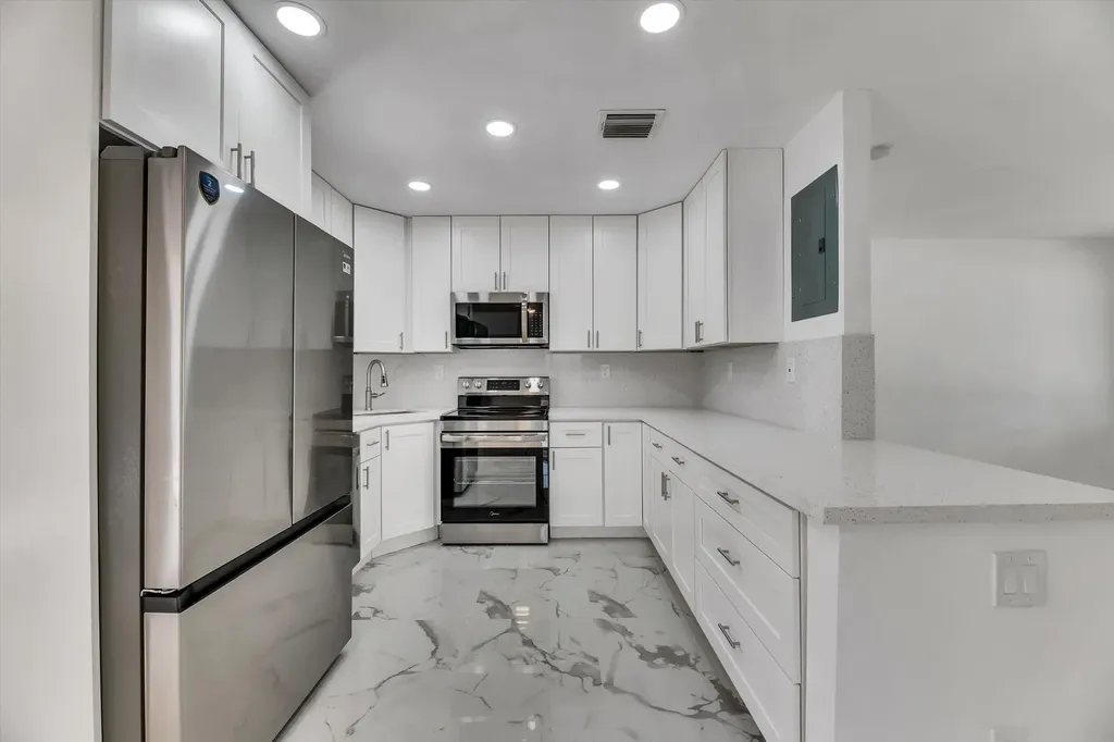 1404 SW 1st Avenue Deerfield Beach FL 33441