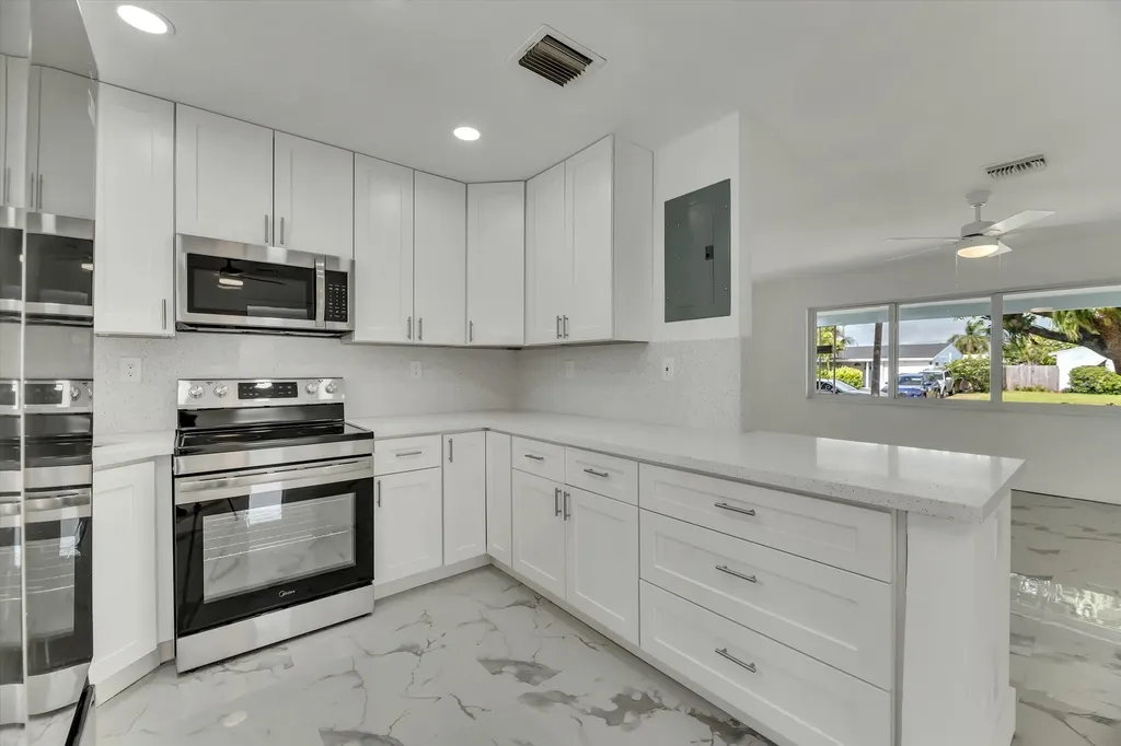 1404 SW 1st Avenue Deerfield Beach FL 33441