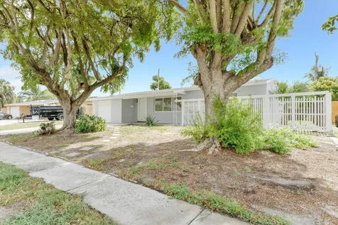 1404 SW 1st Avenue Deerfield Beach FL 33441