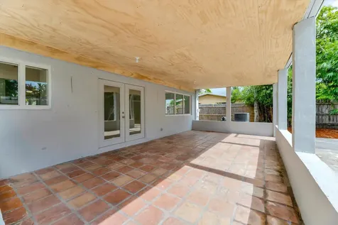 1404 SW 1st Avenue Deerfield Beach FL 33441