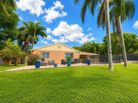 5040 SW 117th Way Cooper City FL 33330