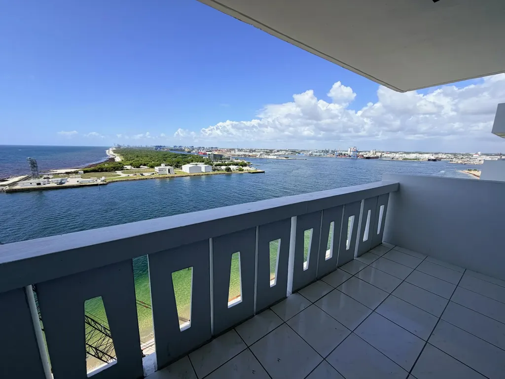 2100 S Ocean Drive Fort Lauderdale FL 33316