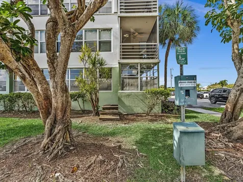2741 Taft Street Hollywood FL 33020