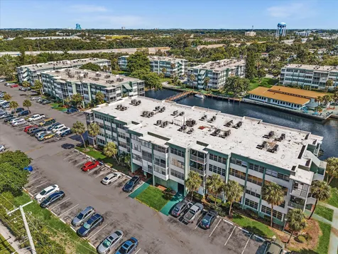 2741 Taft Street Hollywood FL 33020