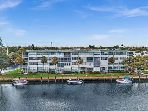 2741 Taft Street Hollywood FL 33020
