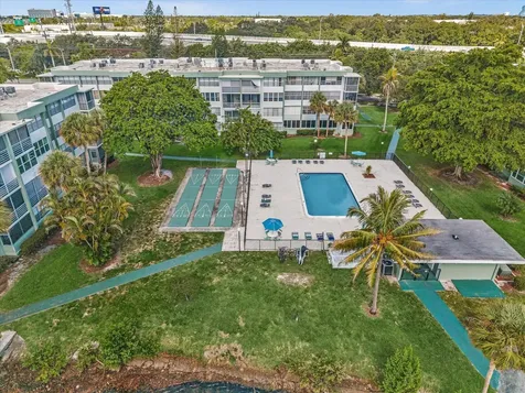 2741 Taft Street Hollywood FL 33020